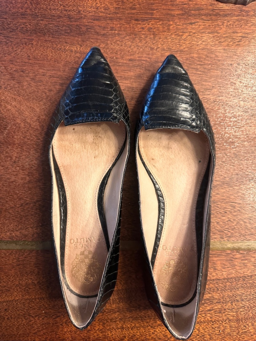Vince Camuto Black Reptile Pointed Flats